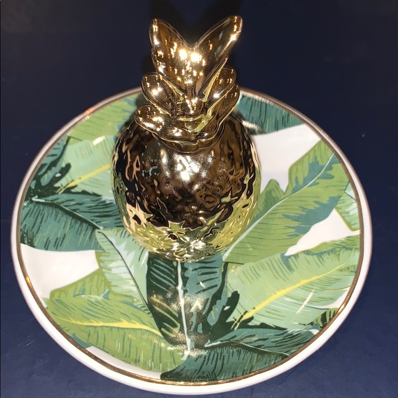 SUPER CUTE W. PINEAPPLE & LEAVES PLATE FOR JEWELRY - Picture 1 of 4